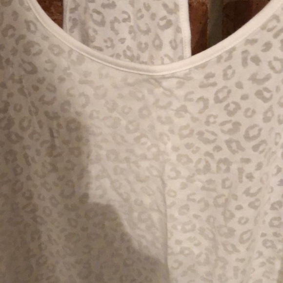 NWOT Vintage Victoria’s Secret workout tank. Wear over your favorite sports bra - Picture 4 of 6